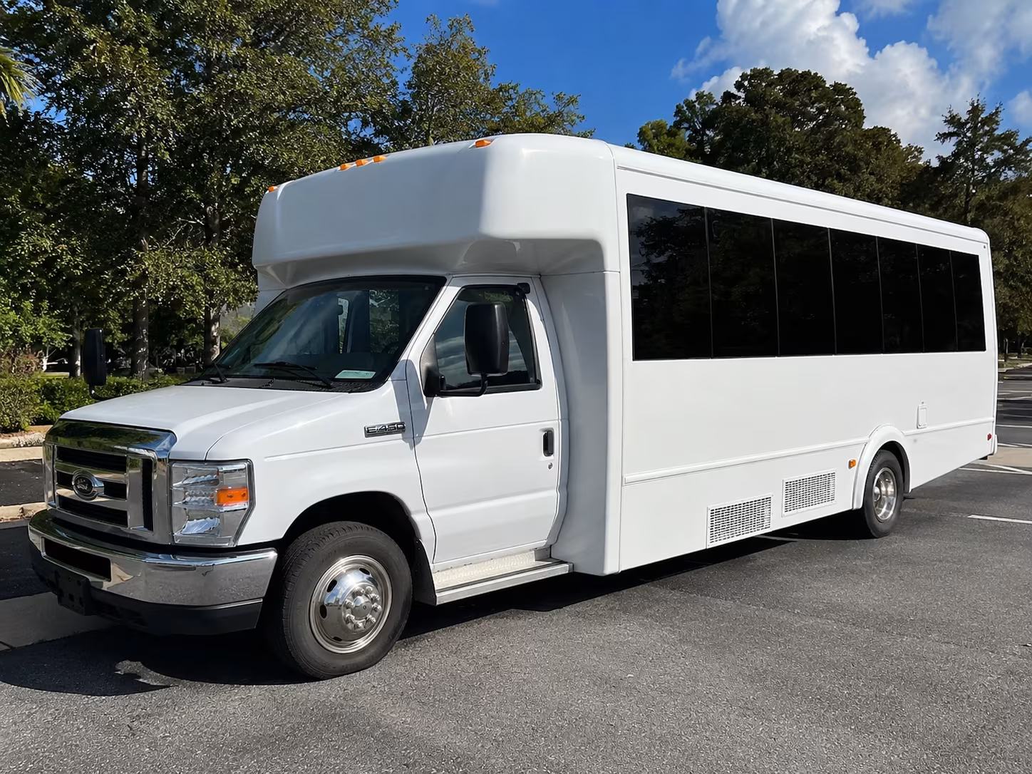 15 Passenger Party Bus Exterior