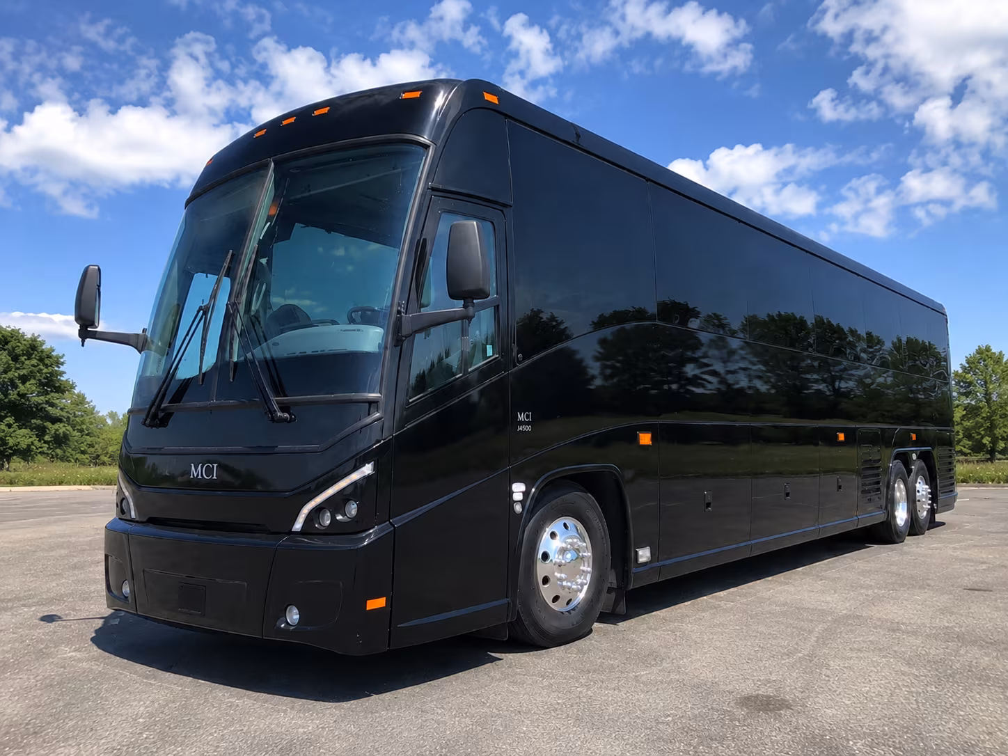 Nashville Airport Shuttle & Transportation party bus exterior