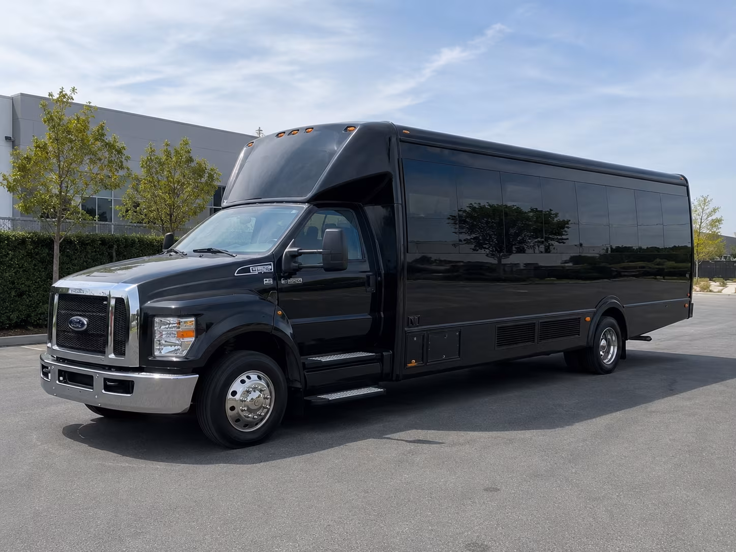 Nashville Birthday, Sweet 16, & Quinceañera Transportation party bus exterior