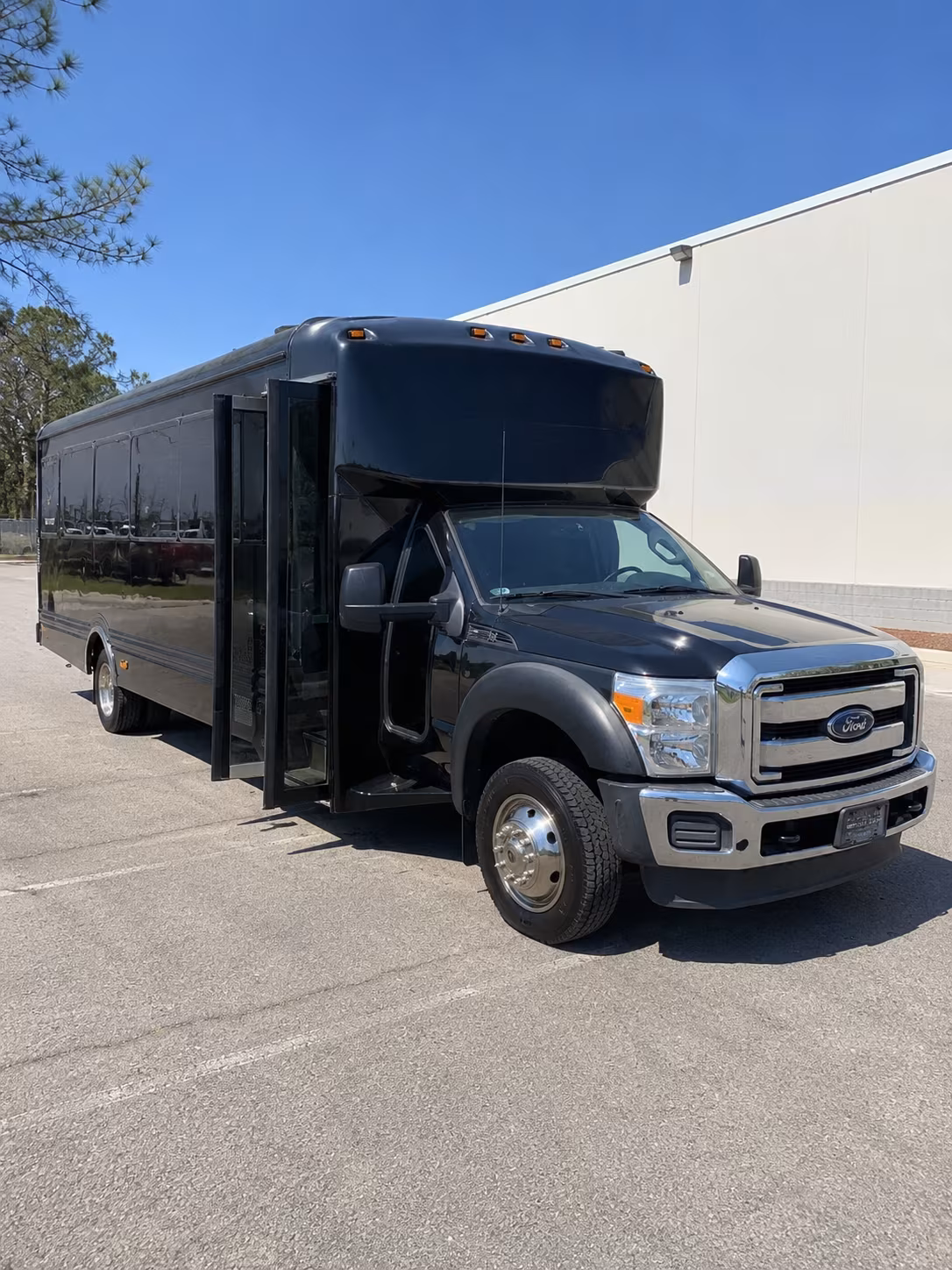 Nashville Wedding Transportation party bus exterior