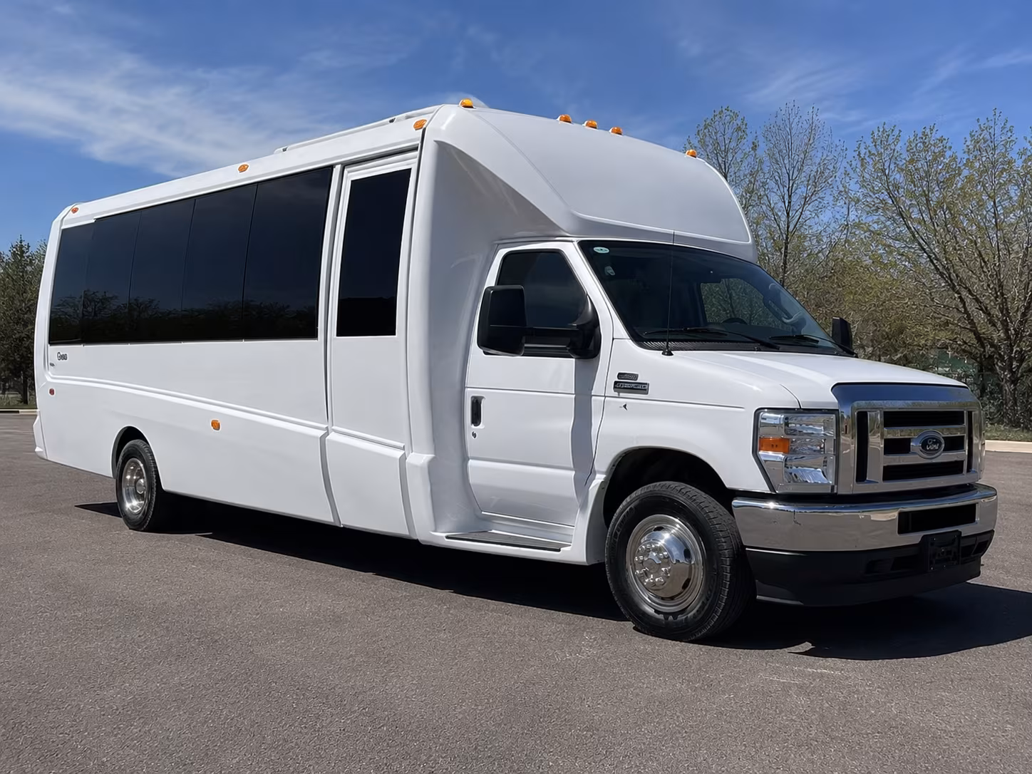 Nashville Winery Tour & Pub Crawl Transportation party bus exterior