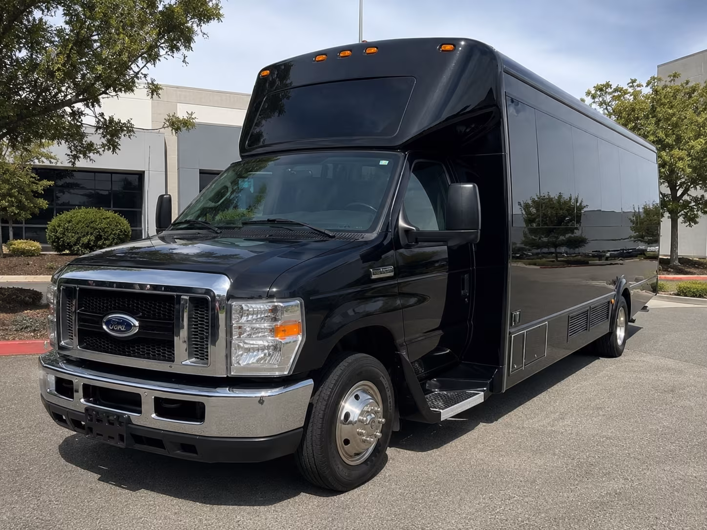 Spring Hill Birthday, Sweet 16, & Quinceañera Party Bus Rentals